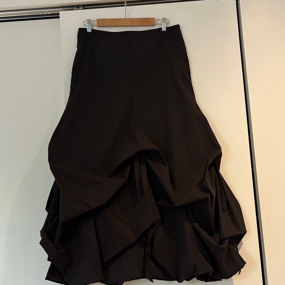 Bubble skirt in black